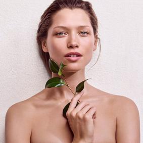 Clarins-Gesicht