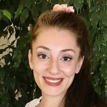 Taabier Kosmetik-Expertin