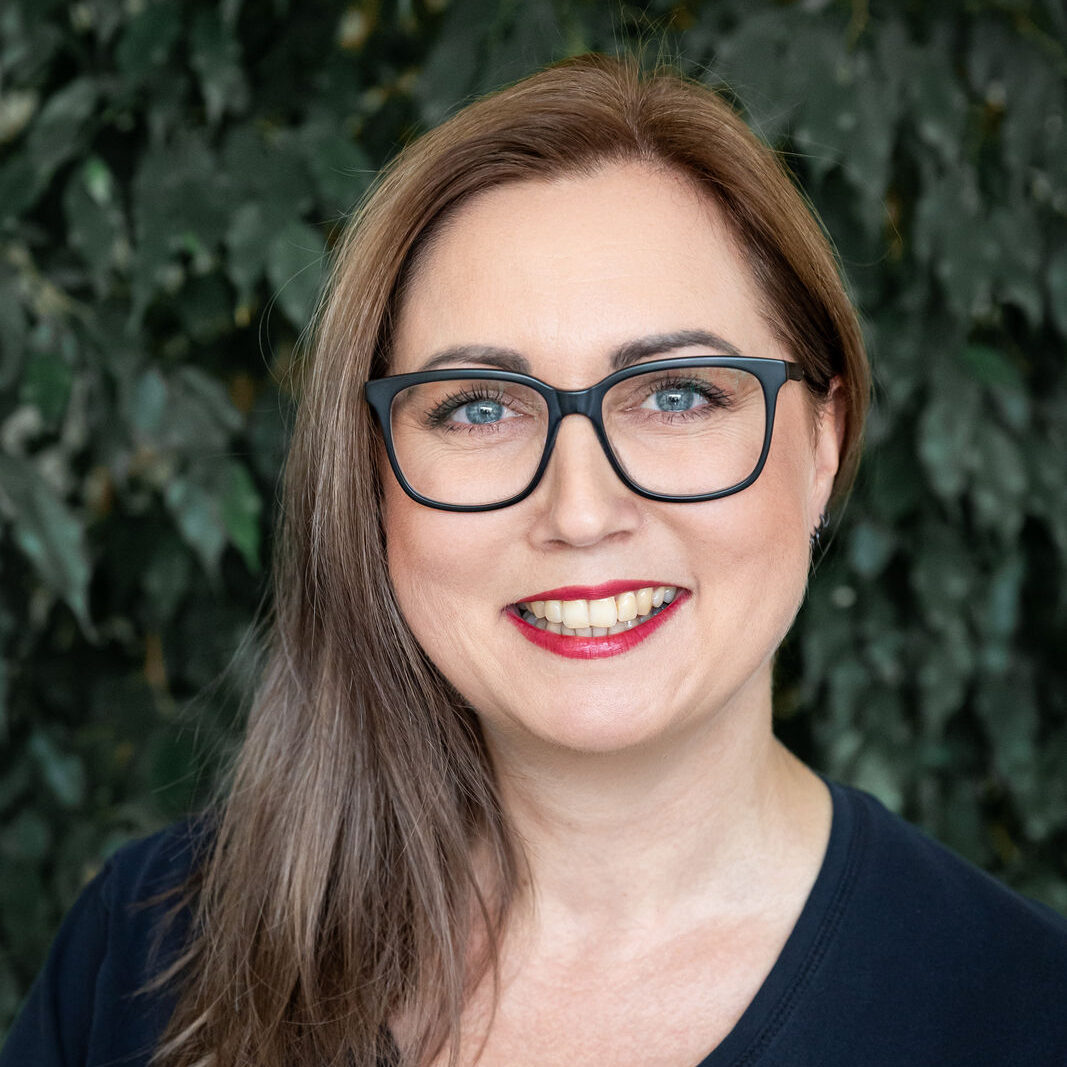 Nicole - Expertin für Sugaring, Maniküre und Pediküre