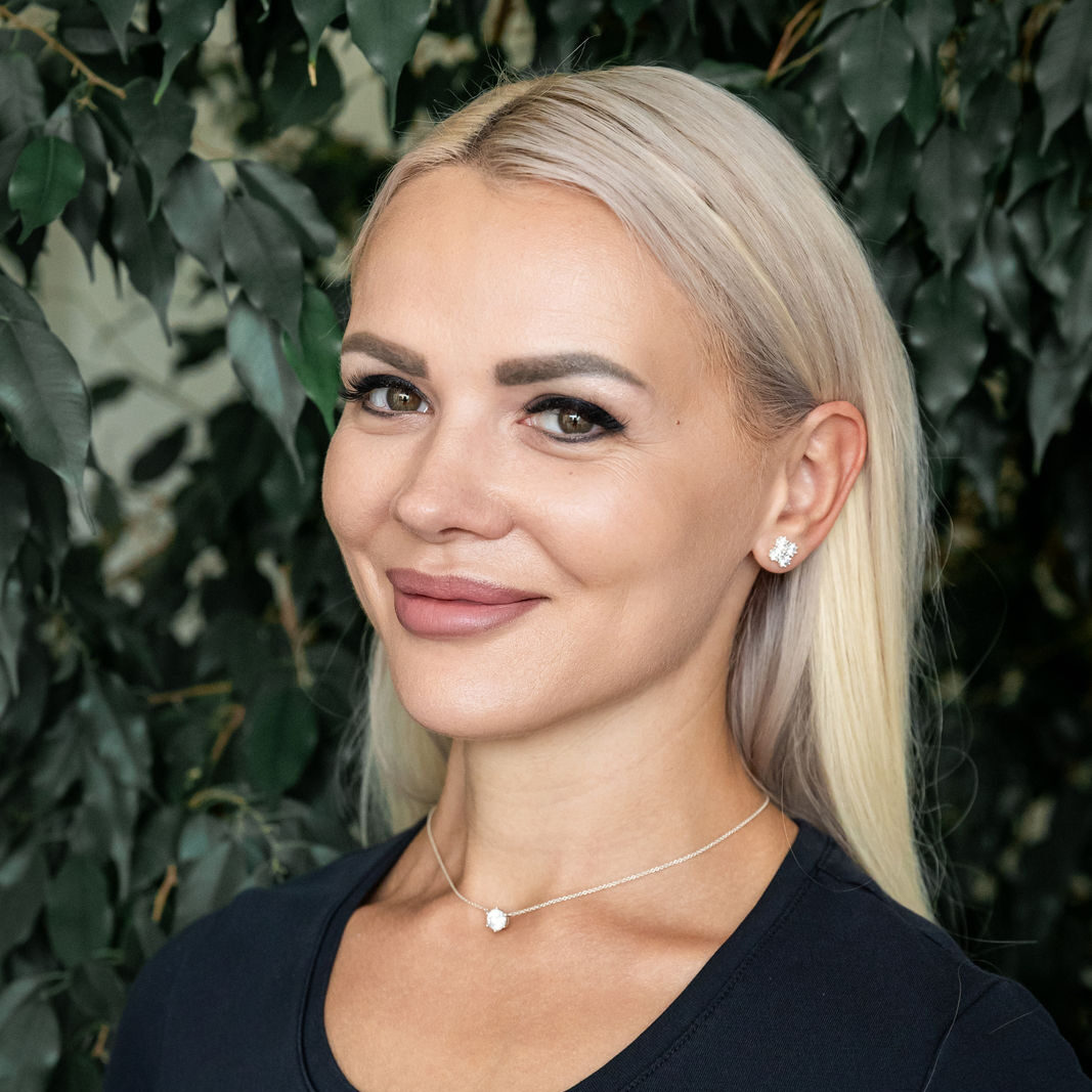 Nadia - Expertin für Nagelmodellage und Nail Art